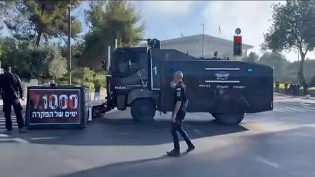 الجيش الاسرائيلي يكشف مصير 9 مستوطنين انقطع الاتصال بهم في قرية قرب القدس (صور)