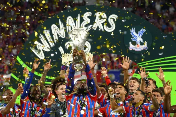 كريستال بالاس بطلاً لكأس دوري المؤتمر الأوروبي