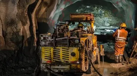مقتل 28 شخصا في انهيار منجم ذهب غير قانوني في أنغولا