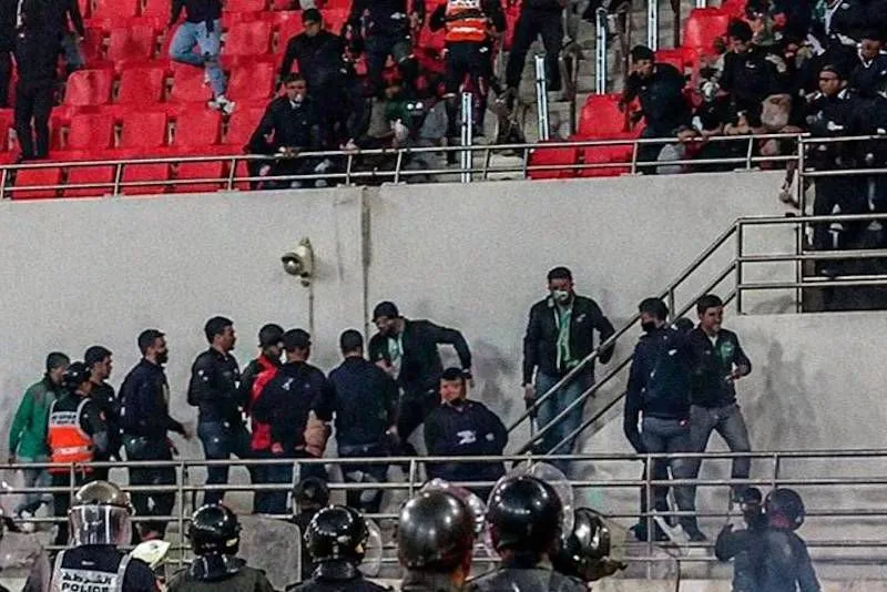 شغب قمة الجيش والرجاء يطيح بـ136 موقوفاً بالرباط ويخلّف خسائر مادية