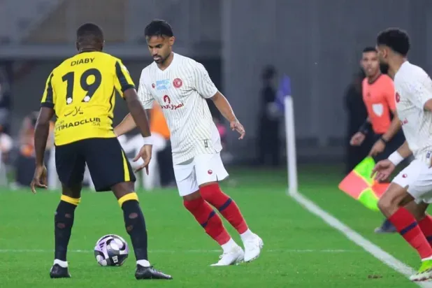 طارق عبدالله: ضمك متمسك بالبقاء في الأضواء