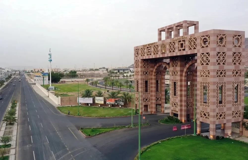 جامعة طيبة تؤكد استيعاب جميع الطلبة الصادرة لهم إشعارات قبول سابقة