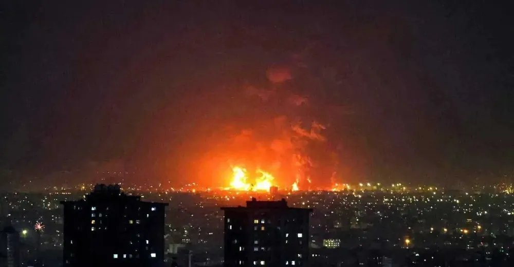الجيش الأمريكي يستهدف برج اتصالات تابع للحرس الثوري الإيراني في قشم