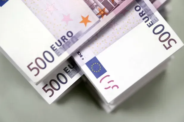 سندات اليورو ترتفع وسط عودة التوترات الجيوسياسية وتشديد نبرة «المركزي الأوروبي»
