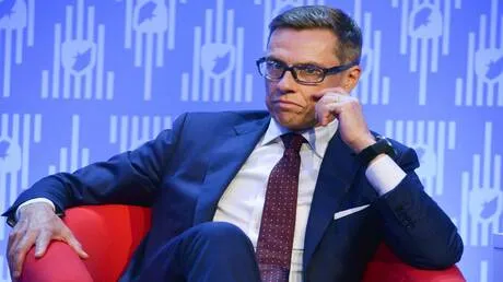 الرئيس الفنلندي يعارض فتح الحدود مع روسيا ويتوقع بدء حوار أوروبي مع موسكو