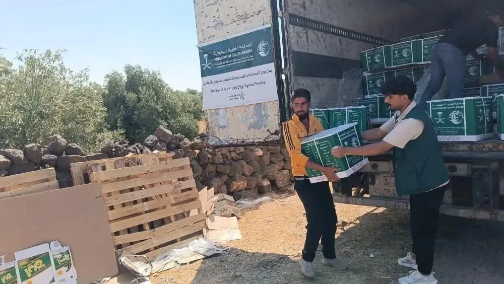 مركز الملك سلمان للإغاثة يوزع 750 سلة غذائية في درعا بسوريا