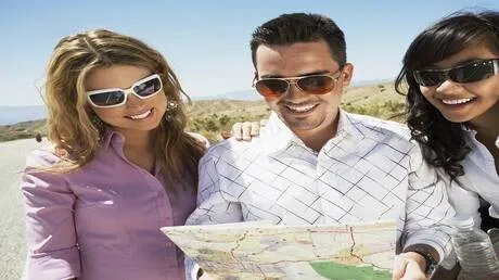 من هم الأكثر عرضة لإعتام عدسة العين بسبب أشعة الشمس؟