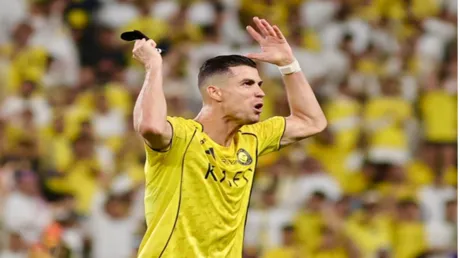 صدمة وابتسامة ساخرة.. رد فعل رونالدو بعد هدف الهلال "القاتل" في شباك النصر
