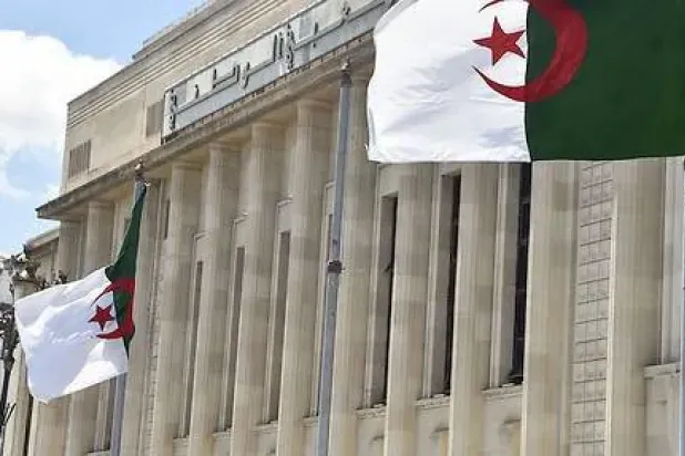 الجزائر: الأنظار تتجه إلى اختيار رئيس البرلمان الجديد