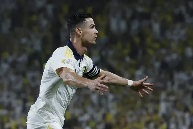 رونالدو يهدي «النصر» لقب الدوري السعودي للمحترفين