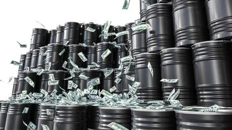 أسعار النفط ترتفع مع تعثر مفاوضات إيران وواشنطن وتدفع لتحالف بحري في مضيق هرمز