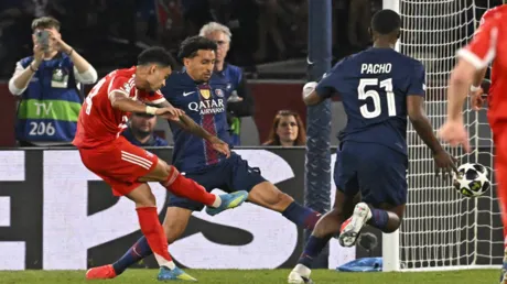 كومبابي.. المتفرج الوحيد الذي لم يستمتع بمباراة باريس سان جيرمان وبايرن ميونخ