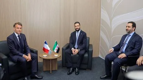 بسبب زيارة ماكرون.. تأجيل الجلسة الأولى لمجلس الشعب السوري