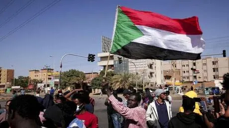 حمدوك يطرح رؤية "صمود" للسلام في السودان: ثلاثة مسارات متكاملة لتجنب التشظي والحفاظ على الوحدة