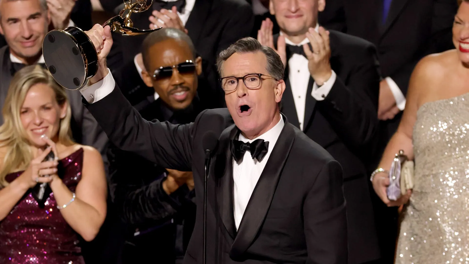 في وداع مؤثر لبرنامج The Late Show.. مذيع CNN: إنها ليلة حزينة أن نرى ستيفن يودعنا