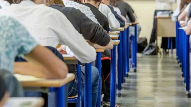 بين ضغط الوقت ومفاجآت الأسئلة:تلاميذ الباكالوريا يقتربون من خط النهاية