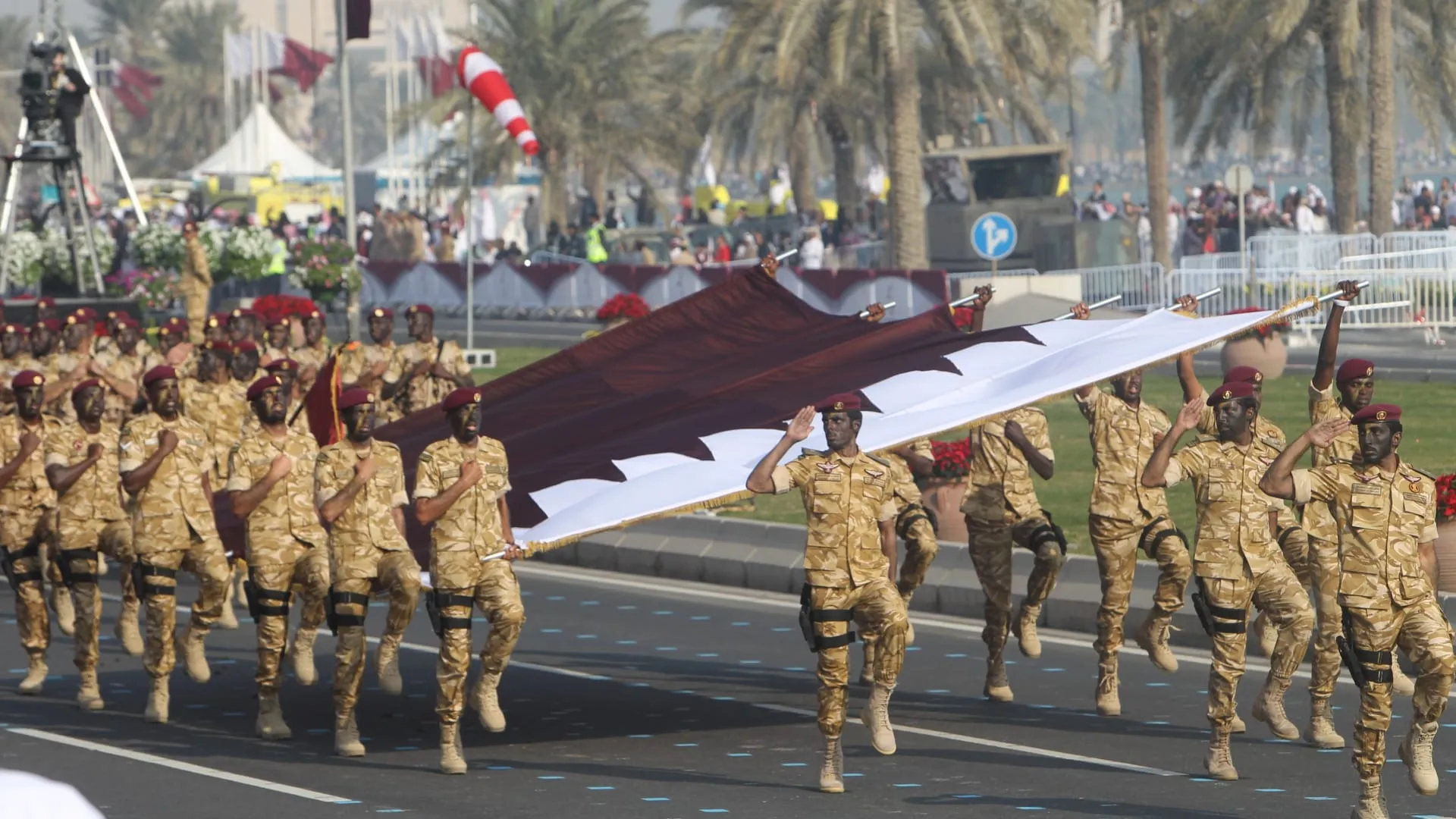 صباح الجمعة.. قطر تتصدى لهجمة جوية أخرى والبحرين تُفعّل صافرات الإنذار مجددا