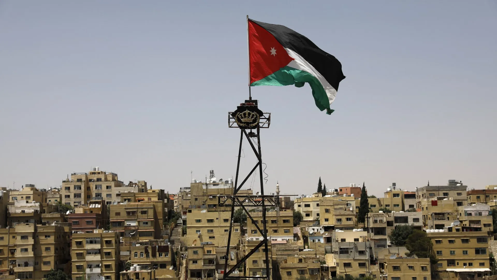 الجيش الأردني يعلن إسقاط صواريخ إيرانية دخلت مجاله الجوي