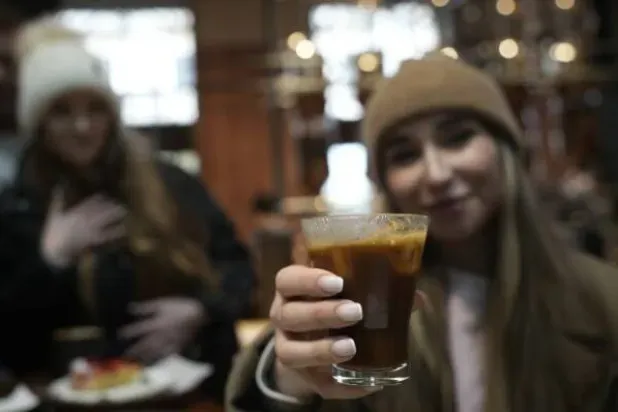 ماذا يحدث لجسمك عند التوقف المفاجئ عن شرب القهوة؟
