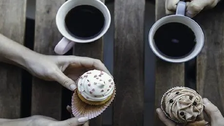 الصلة بين الضوضاء والرغبة الشديدة في تناول الحلويات