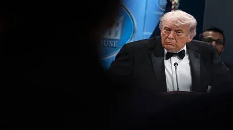 ترامب يشرح تفاصيل "الانبطاح" في محاولة اغتياله ويؤكد: منفذ الهجوم كان مسيحيا مؤمنا