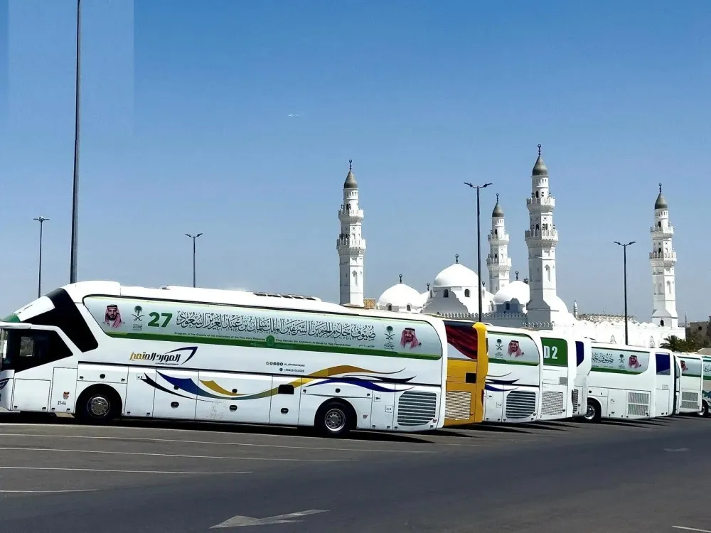 المدينة المنورة.. ضيوف برنامج خادم الحرمين يزورون مسجد قباء