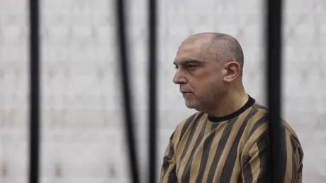 مشاهد من محاكمة علنية لعاطف نجيب ابن خالة بشار الأسد في دمشق