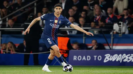 حكيمي يوجه رسالة بعد إصابته وتأكد غيابه عن مواجهة بايرن ميونخ