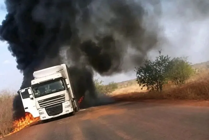السائقون المغاربة المتضررون من هجوم بمالي في وضع آمن بباماكو
