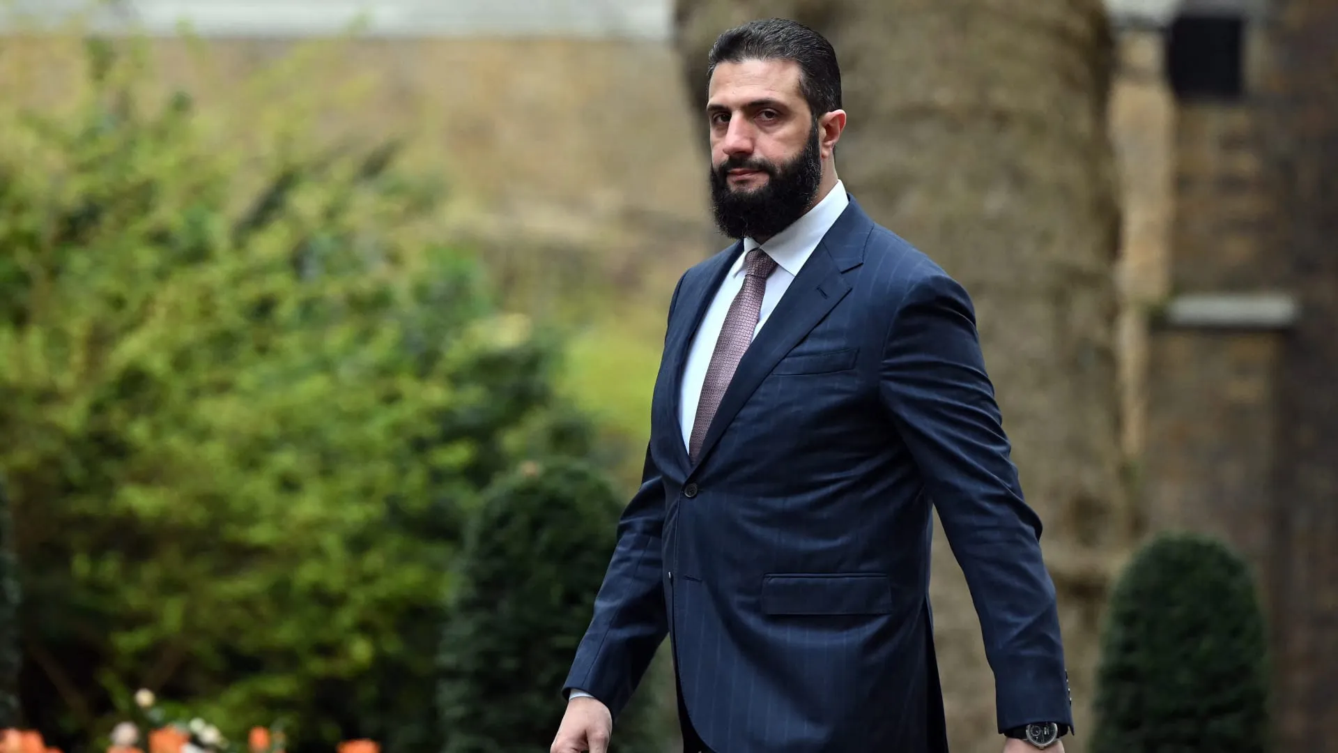 اجتماع جديد بين أحمد الشرع والمبعوث الأمريكي وهذا ما بحثاه