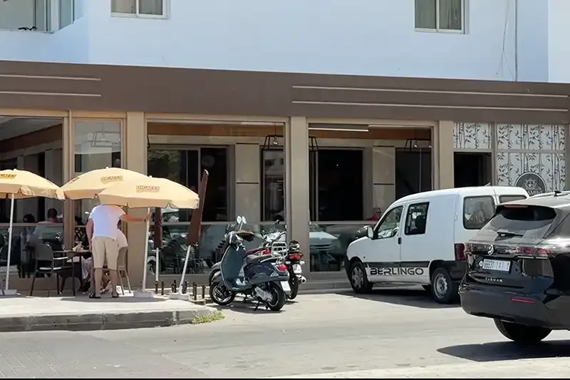 مهنيون يناشدون تأجيل إزالة التيراسات