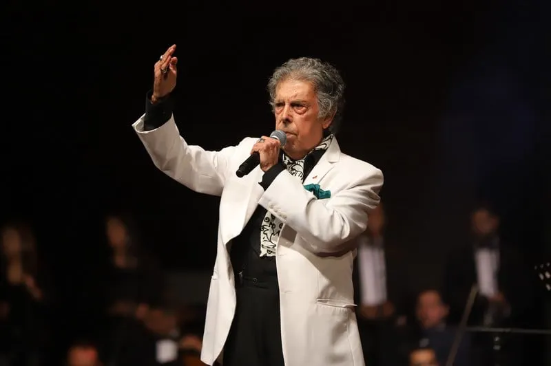 حفل غنائي يعيد عبد الوهاب الدكالي