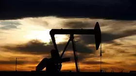 النفط يهبط 1% في رهان على وقف إطلاق النار في غزة