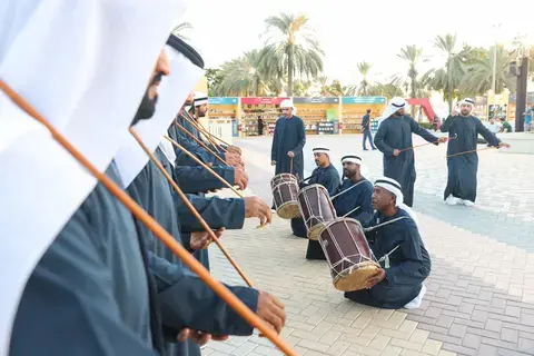 100 دار نشر في «الظفرة للكتاب»