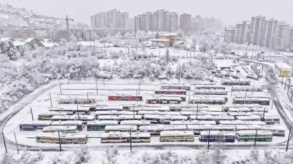 آلاف المنازل من دون كهرباء في البوسنة بسبب عاصفة ثلجية