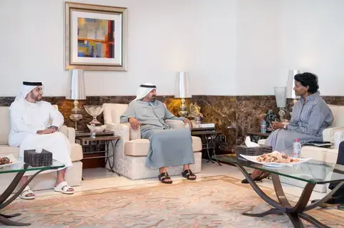 أحمد بن سعيد يبحث تعزيز التعاون مع رئيسة الأسواق العالمية في «باي بال» أحمد بن سعيد يبحث تعزيز التعاون مع رئيسة الأسواق العالمية في «باي بال»