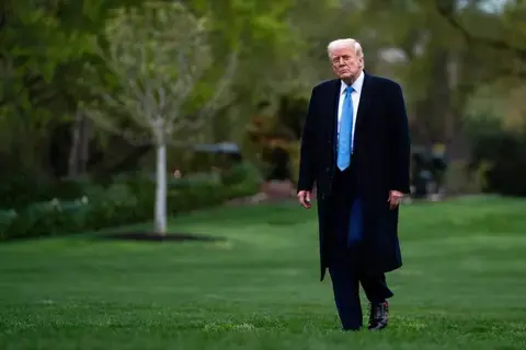 تزامناً مع عيد ميلاد ترامب.. استعراض عسكري في شوارع واشنطن تزامناً مع عيد ميلاد ترامب.. استعراض عسكري في شوارع واشنطن