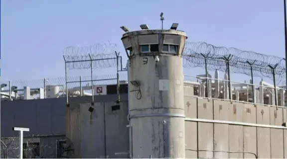 وفاة معتقل فلسطيني مريض في سجن إسرائيلي بعد نقله للمستشفى وفاة معتقل فلسطيني مريض في سجن إسرائيلي بعد نقله للمستشفى