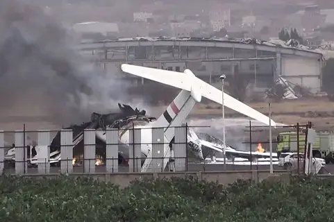 مطار صنعاء يقدر خسائره بـ500 مليون دولار جراء القصف الإسرائيلي مطار صنعاء يقدر خسائره بـ500 مليون دولار جراء القصف الإسرائيلي