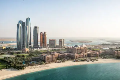 أرباح «أبوظبي للفنادق» تقفز 50% إلى 156 مليون درهم أرباح «أبوظبي للفنادق» تقفز 50% إلى 156 مليون درهم