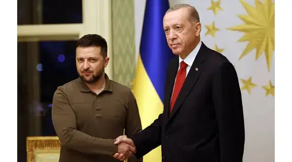 زيلينسكي يتحدث إلى أردوغان بخصوص محادثات وقف إطلاق النار زيلينسكي يتحدث إلى أردوغان بخصوص محادثات وقف إطلاق النار