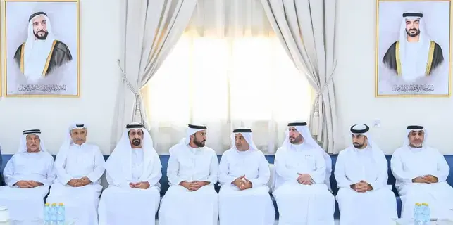 عبد العزيز بن حميد يعزي بوفاة علي العفاري عبد العزيز بن حميد يعزي بوفاة علي العفاري