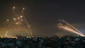 صواريخ غزة تقرع صافرات الإنذار في القدس.. وإسرائيل تعتقل 20 ناشطاً 