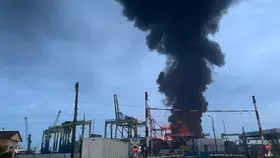 حريق في ميناء إسكندرون..وأنابيب النفط لم تتضرر