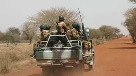 بوركينا فاسو تعلن مقتل 50 مسلحاً بهجوم استهدف قافلة