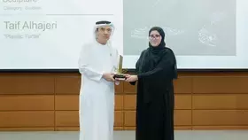 زكي نسيبة يكرم الفائزين بجائزة الرئيس الأعلى للفنون بجامعة الإمارات