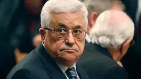عباس وزعماء دوليون يعقدون محادثات بشأن غزة في الرياض