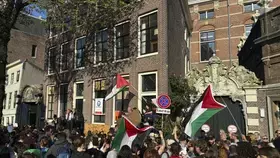 متظاهرون مؤيدون للفلسطينيين يعتصمون في جامعة أمستردام