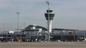 تعطّل رحلات في مطار ميونيخ بعد اقتحام ناشطي مناخ أحد مدرجيه