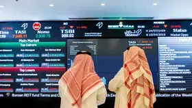 سوق دبي يخالف التراجع الخليجي.. وخلل فنّي في السعودية